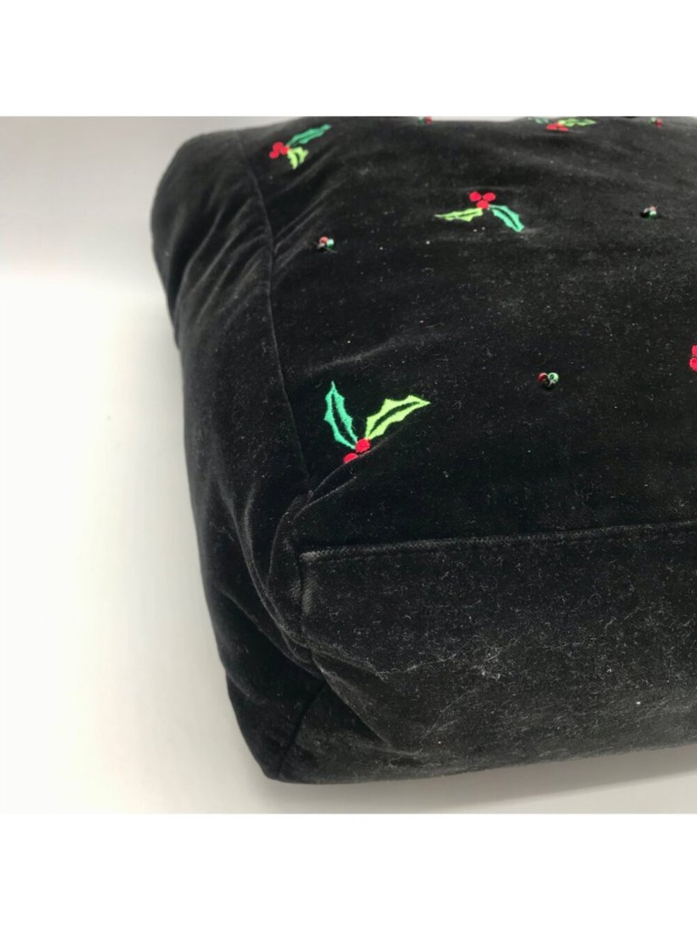 Black Velvet Holly Berry Pattern Tote Bag - Picture 7 of 11